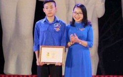 Bộ GD&ĐT tặng Bằng khen Nam sinh dũng cảm cứu sống 2 người thoát khỏi lũ dữ